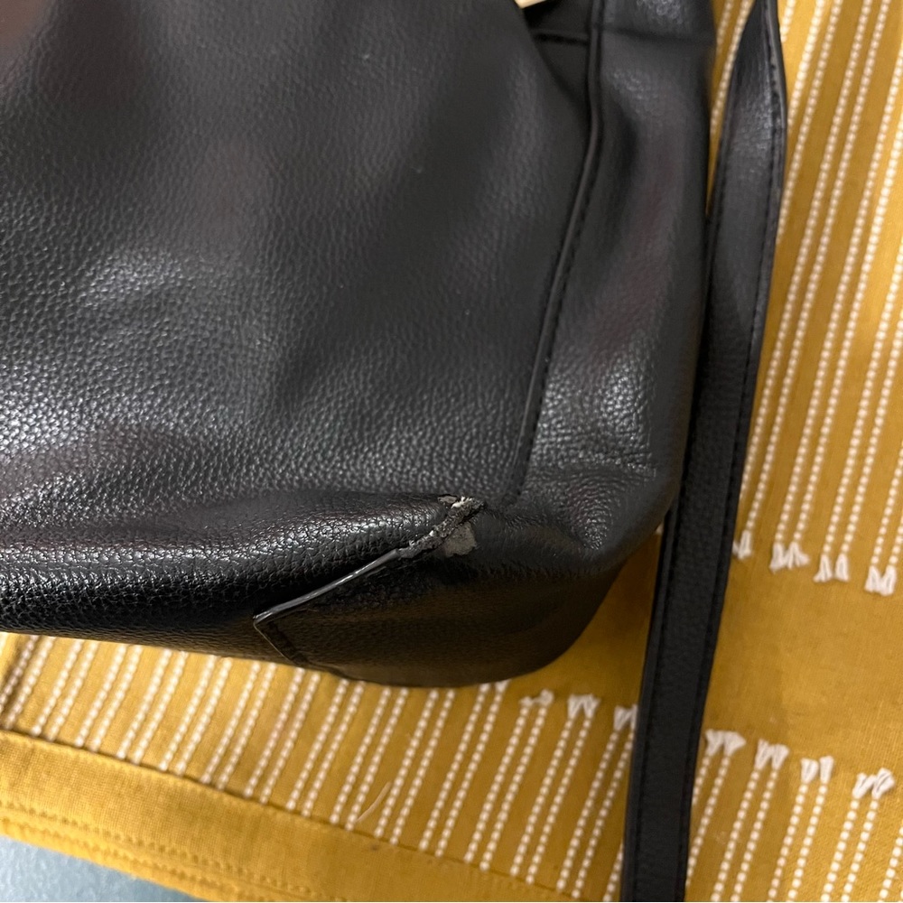 a new day black cross body purse - Picture 4 of 10